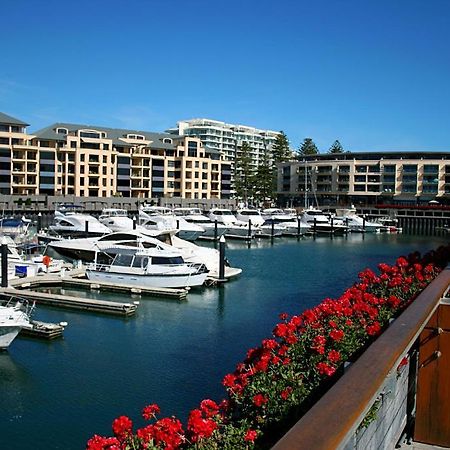 Glenelg Beach Hostel Экстерьер фото