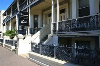 Glenelg Beach Hostel Экстерьер фото