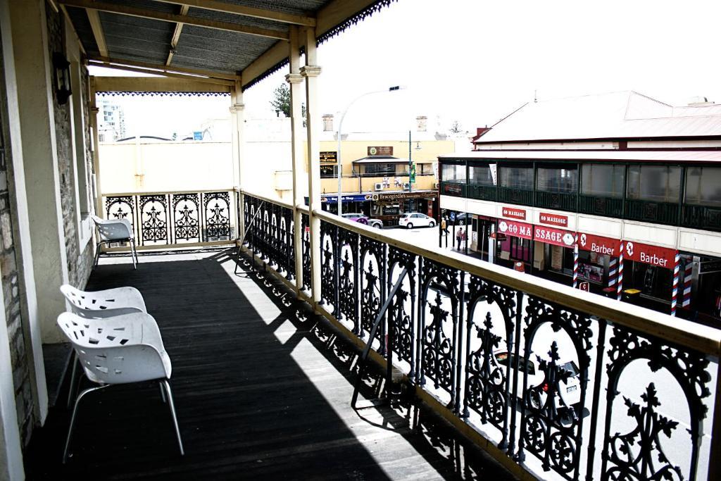 Glenelg Beach Hostel Экстерьер фото