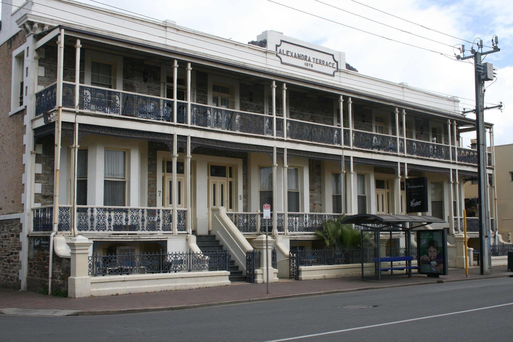Glenelg Beach Hostel Экстерьер фото