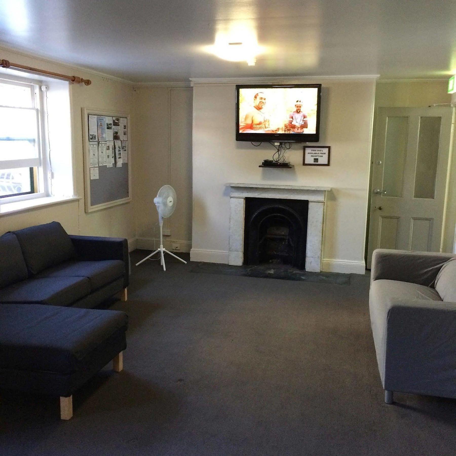Glenelg Beach Hostel Экстерьер фото
