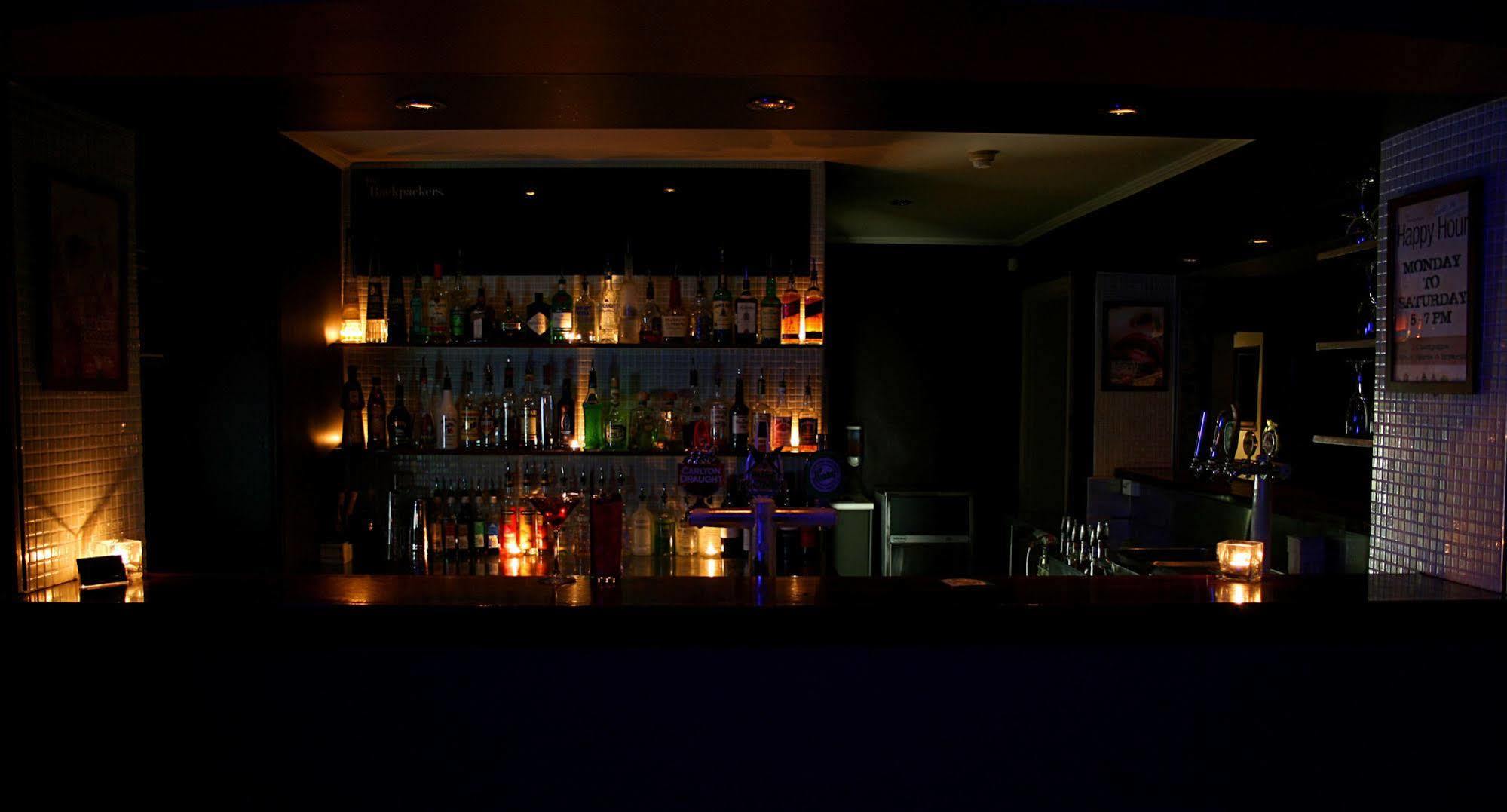 Glenelg Beach Hostel Экстерьер фото